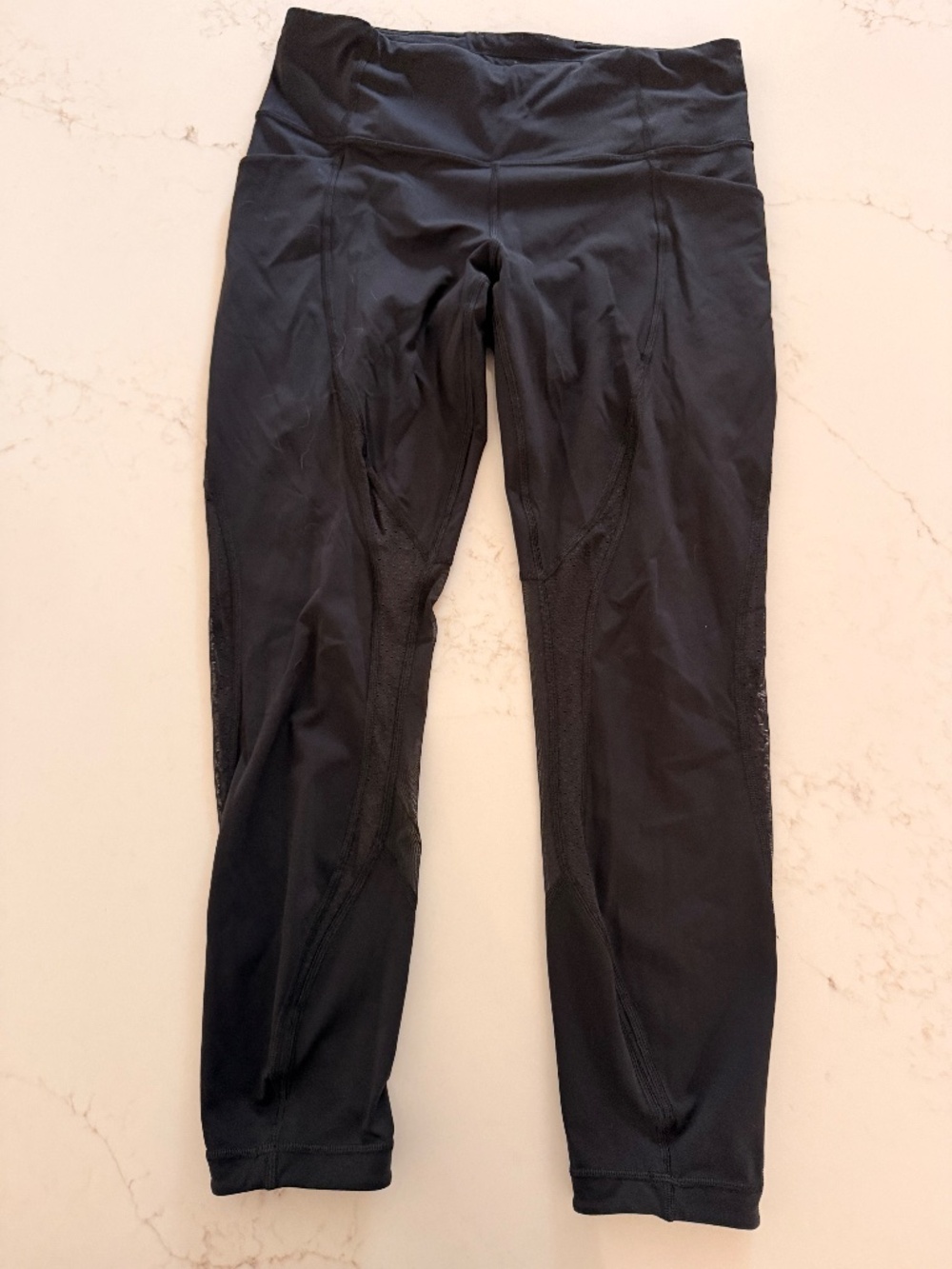 Lululemon Black Cropped Leggings Size 10 Mesh Panel Pocket Athletic Yoga Pants